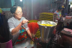 A Journey to Vietnam’s Fragrant Incense Villages Ahead of Tet - image 2
