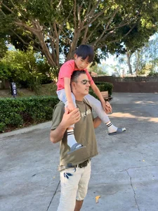 Supermodel Ngoc Quyen and Boyfriend Enjoy Family Outing with Confident Kids - image 3