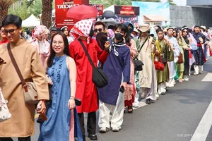Vietnamese Fans Wear Traditional Costumes to Call Me by Fire Concert - image 6