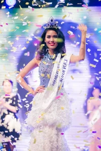 Miss Ao Dai Lan Khue: Timeless Vietnamese Beauty and Fashion Gallery - image 0
