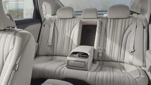 2025 Kia K8 Debuts with Bold New Design and Future Hybrid Variant - image 11