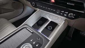 2025 Kia K8 Debuts with Bold New Design and Future Hybrid Variant - image 7