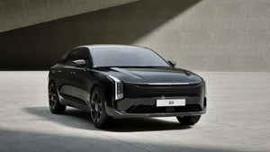2025 Kia K8 Debuts with Bold New Design and Future Hybrid Variant - image 8