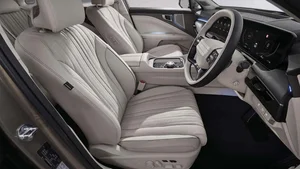 2025 Kia K8 Debuts with Bold New Design and Future Hybrid Variant - image 5