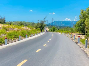 Exploring the Breathtaking Beauty of Phuong Mai Wind Farm in Quy Nhon - image 2