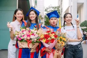 Celebrity Family Updates: Minh Huong 'Vang Anh' and Miss Do My Linh's Sweet Moments - image 4