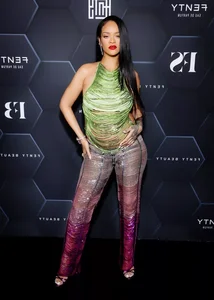 The World's Most Stylish Billionaires: Redefining Luxury Fashion and Executive Style - image 10