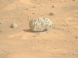 Mysterious Square Structure Spotted on Mars Sparks Intense Scientific Debate - image 6