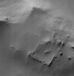 Mysterious Square Structure Spotted on Mars Sparks Intense Scientific Debate - image 3