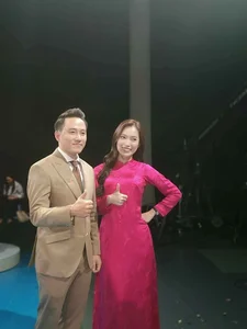 Road to Mount Olympia Finals MC Praised for Radiant Beauty - image 4