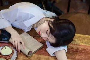 Lilly Luta Captivates Fans with Pure and Elegant White Shirt Photoshoot - image 1