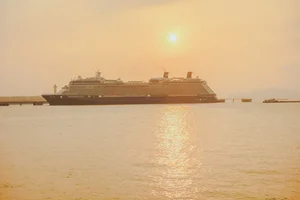 International Super Yacht Docks in Ha Long Bay, Creating a New Must-Visit Check-in Spot - image 8