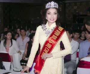 Stunning 90s Vietnamese Beauty Queen Who Left Showbiz and Ages Gracefully - image 10