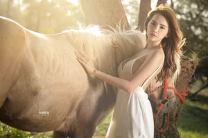 Captivating Elegance: Exploring the Stunning Style and Charm of Sutasine Siriruke - image 20