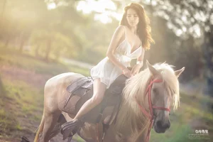 Captivating Elegance: Exploring the Stunning Style and Charm of Sutasine Siriruke - image 27