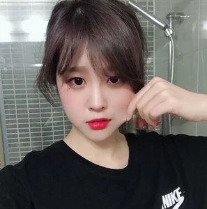 The Dark Side of Fame: Why a Beautiful Female Streamer Faced Unexpected Danger Online - image 1