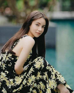 Inside the Resilient Life of Singaporean Billionaire Heiress Kim Lim - image 4