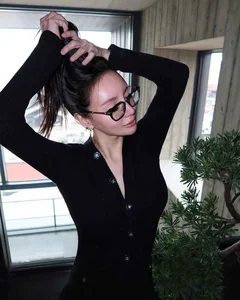 Inside the Resilient Life of Singaporean Billionaire Heiress Kim Lim - image 2