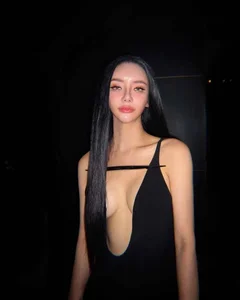 Inside the Resilient Life of Singaporean Billionaire Heiress Kim Lim - image 0