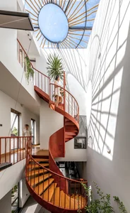Innovative Z-Shaped Townhouse Design Optimizes Light and Feng Shui - image 2