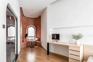 Innovative Z-Shaped Townhouse Design Optimizes Light and Feng Shui - image 0