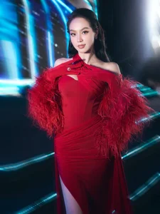 Miss Da Nang Masterfully Embraces The Elegant Quiet Luxury Fashion Trend - image 1
