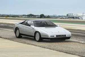 The Legendary 1984 Lotus Etna Concept Car History and Design - image 7