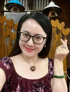Life Update: The Beautiful TV Host Who Once 'Stole a Kiss' from Quyen Linh - image 1