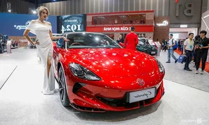 MG Cyberster at Vietnam Motor Show 2024: Electric Roadster Priced at 3.2 Billion VND - image 1