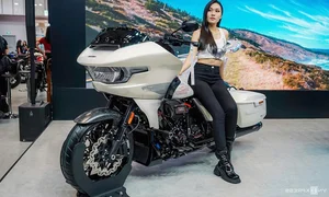 MG Cyberster at Vietnam Motor Show 2024: Electric Roadster Priced at 3.2 Billion VND - image 2