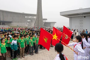 Vietnam Military History Museum Draws Massive Crowds as Paid Admission Begins in Hanoi - image 7
