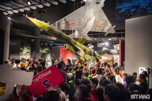 Vietnam Military History Museum Draws Massive Crowds as Paid Admission Begins in Hanoi - image 5
