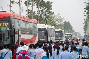 Vietnam Military History Museum Draws Massive Crowds as Paid Admission Begins in Hanoi - image 8