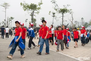 Vietnam Military History Museum Draws Massive Crowds as Paid Admission Begins in Hanoi - image 2