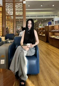 The Stunning Beauty of Footballer Quang Hai's Fiancée Chu Thanh Huyen - image 7