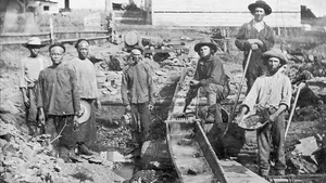 A Window into the Past: Rare Photos of American Life Over 100 Years Ago - image 8