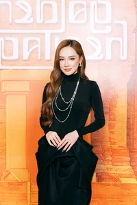 Actress Midu and Husband Join Stars at High-Profile Fashion Show - image 11