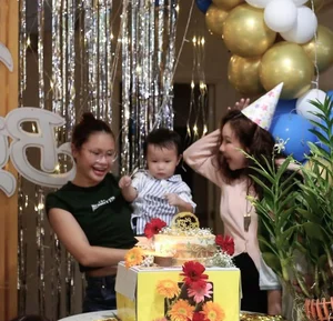 Actor Quy Binh’s Wife Flaunts Youthful Looks and Happy Family Life - image 2