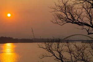 Capturing the Majestic Sunset Along Hue's Historic Perfume River - image 1