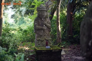 Exquisite Ancient Statues in the Tombs of Ancient Vietnamese Officials - image 11
