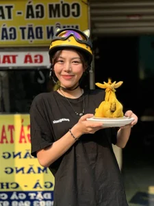 Inspiring Story of the Beautiful Chicken Rice Vendor Dreaming of Home - image 4