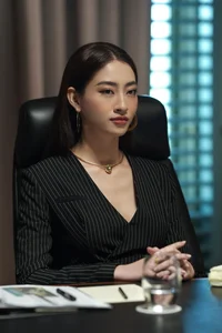 Miss Cao Bang Luong Thuy Linh: From Beauty Queen to CEO Style - image 11