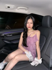 Linh Ka Style Evolution: From Mature Criticism to Subtle Elegance and Glamour - image 5
