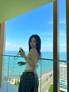 Linh Ka Style Evolution: From Mature Criticism to Subtle Elegance and Glamour - image 1