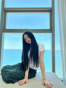 Linh Ka Style Evolution: From Mature Criticism to Subtle Elegance and Glamour - image 3