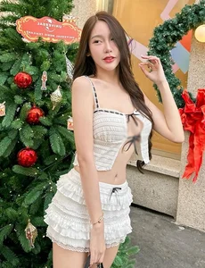 Alluring Feminine Fashion: Embracing the Soft Aesthetic and Off-Shoulder Trends - image 2