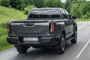 Toyota Hilux Plug-In Hybrid: Challenging the Ranger PHEV - image 1