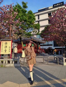 Jennifer Pham’s Youthful Schoolgirl Style on the Streets of Japan - image 2