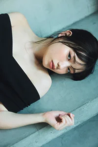 Stunning Akari Akase Digital Photo Book "Pure" - Elegant Japanese Fashion and Portrait Photography from FLASH Digital Collection - image 4