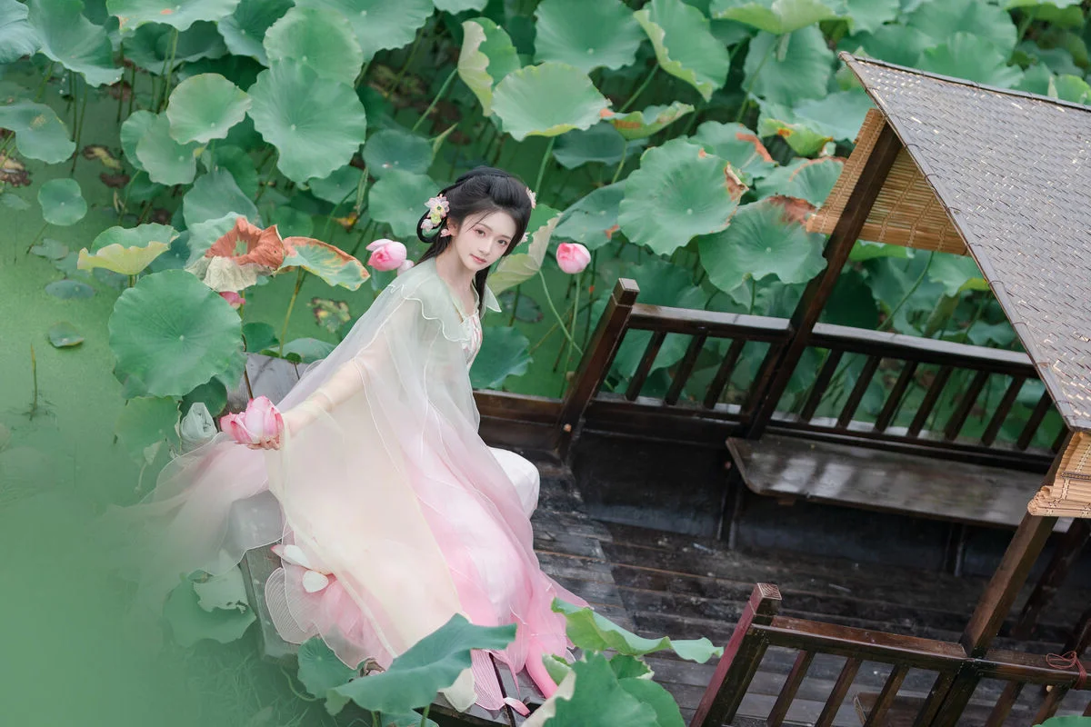 YiTuYu Art Language Vol.9556 Chi Yan Zai Zhe Li Aesthetic Photo Gallery